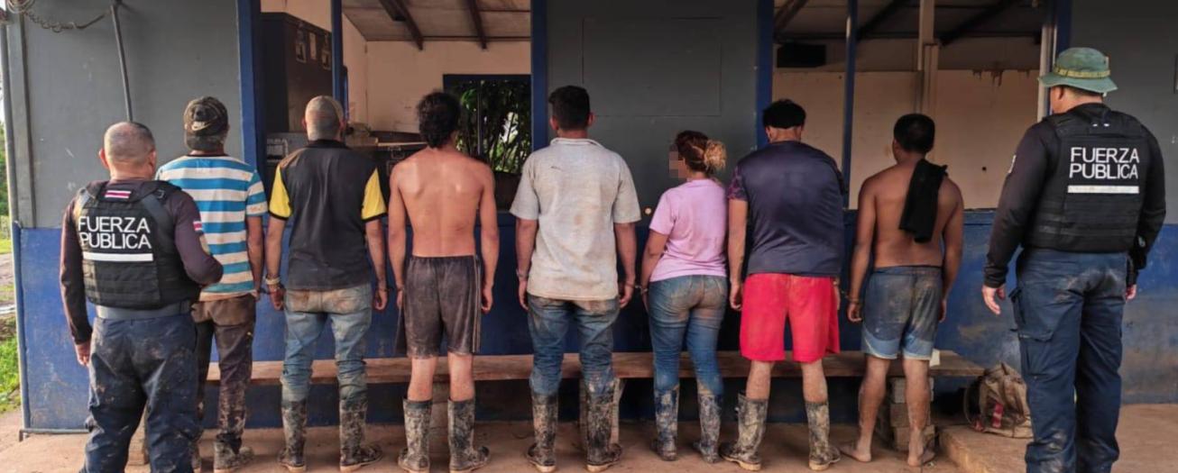 Fuerza Pública interviene campamento minero y evita el procesamiento de 2,5 toneladas de sedimento para la extracción de oro