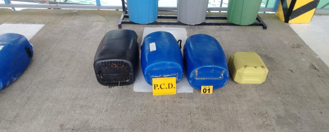 Seguridad Pública realiza el primer decomiso de cocaína líquida en altamar